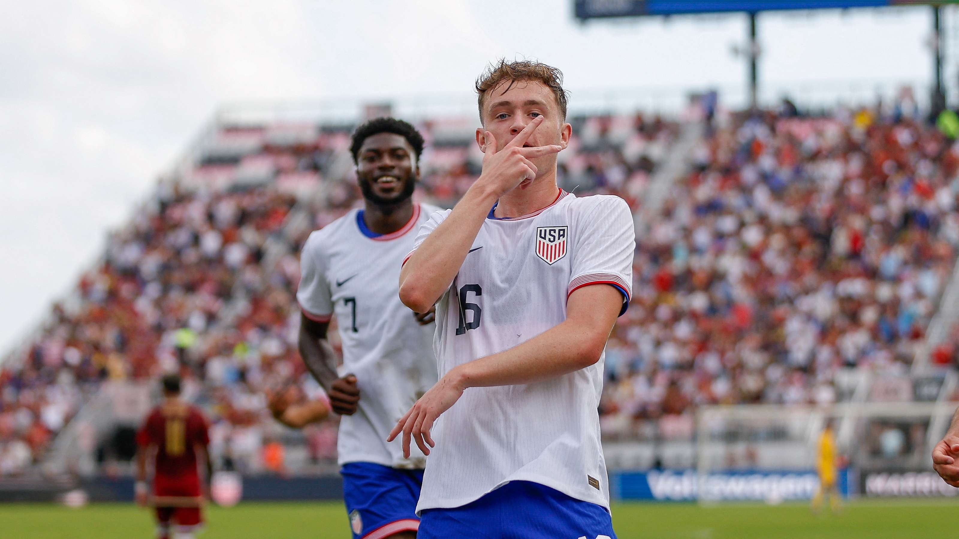 每支队伍为 每支队伍为